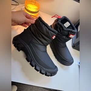 Hunter Intrepid black Waterproof Snow
Insulated Boots size 9